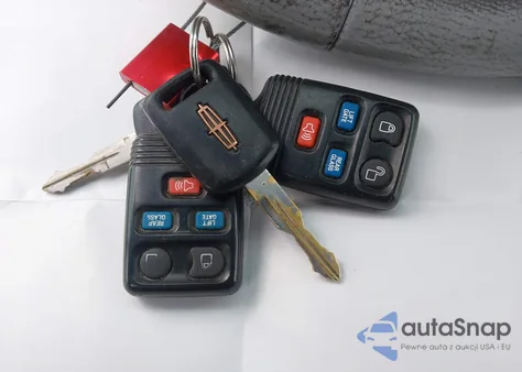 2006 Lincoln Navigator Luxury/Ultimate from USA, damaged, VIN 5LMFU27596LJ14378